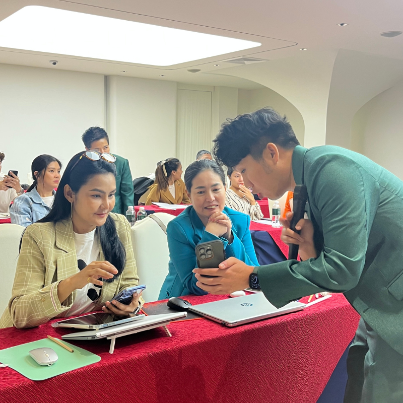 L Square Class Atmosphere